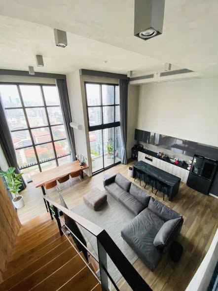 PENTHOUSE FOR RENT 